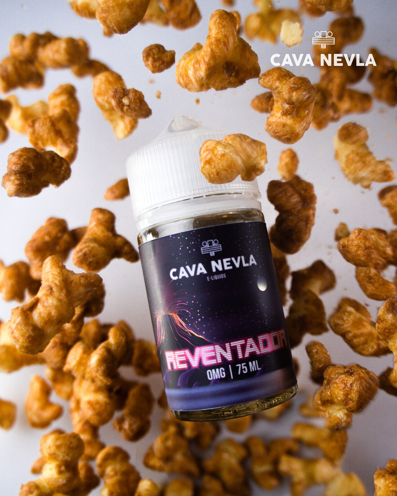 Fotografía de producto Cavanevla, sabor Reventador, rodeado de cereal.
